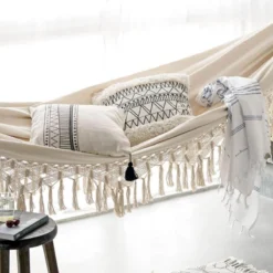 QUVIO Hangmat Voor In De Tuin - Tuinstoelen - Reishangmat Voor Camping, Outdoor En Reizen - Hamock - Katoen Ademend - Maximale Belasting Van 250KG - Lig Oppervlak Van 180 Cm - Geschikt Voor 1 Persoon - Beige -Tuinmeubelen 1200x1200 596