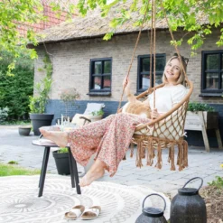 Vita5 Macramé Hangstoel - Voor Binnen En Buiten - Zonder Standaard - Incl. Kussen, Boekenvak En Beschermhoes - Tot 150kg - Bruin/Beige -Tuinmeubelen 1200x1200 862
