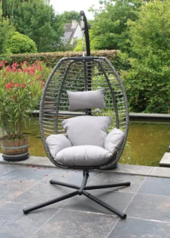 Pro Garden Lowander Hangstoel Egg 191x126x126- Schommelstoel Met Rattan Cocoon En Robuust Stalen Standaard Incl. Kussens - Volledig Inklapbaar - Lichtgrijs 17 Pro Garden Lowander Hangstoel Egg 191x126x126- Schommelstoel Met Rattan Cocoon En Robuust Stalen Standaard Incl. Kussens - Volledig Inklapbaar - Lichtgrijs -Tuinmeubelen 862x1200 1